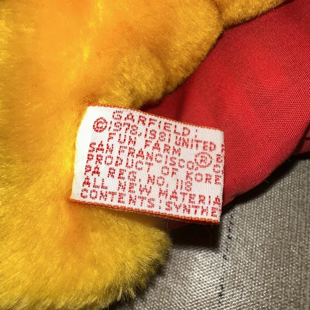 Dakin Fun Farm Christmas Garfield 1981 Plush Nap Time on Pillow Sleigh